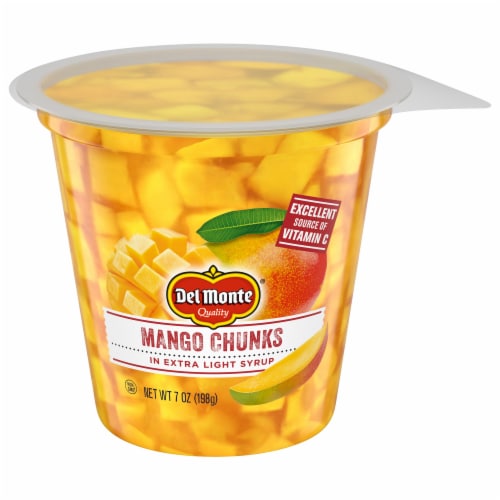 Del Monte® Fruit Naturals Mango Chunks in Extra Light Syrup Fruit Cup Perspective: front
