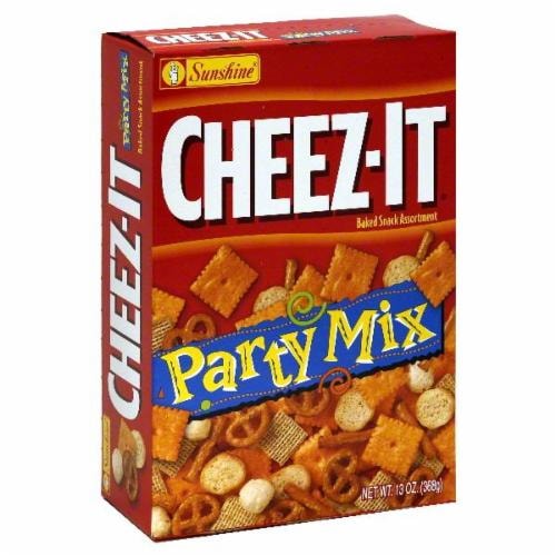 Cheez-It Party Mix Baked Snack Assortment Perspective: front