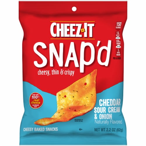 Cheez-It® Snap'd Cheddar Sour Cream Onion Cheese Cracker Chips Perspective: front