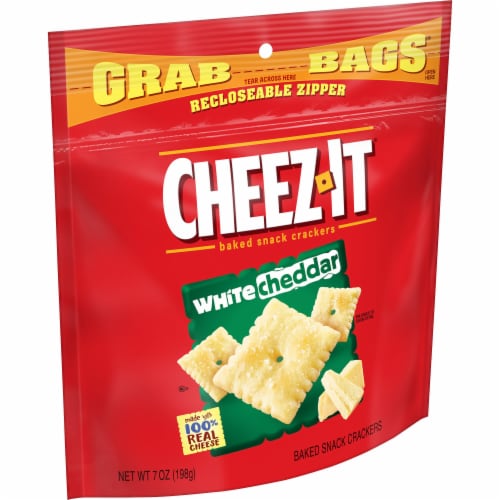 Cheez-It® White Cheddar Baked Snack Cheese Snack Crackers Grab Bag Perspective: front