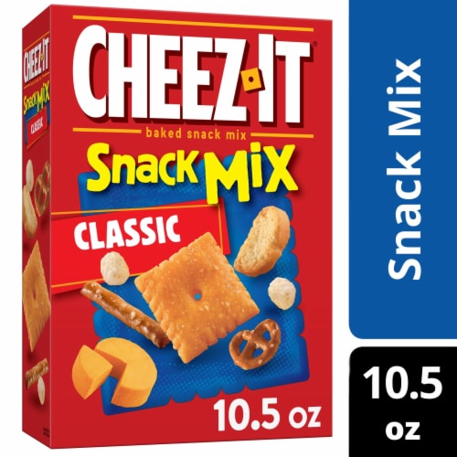 Cheez-It Classic Snack Mix Perspective: front