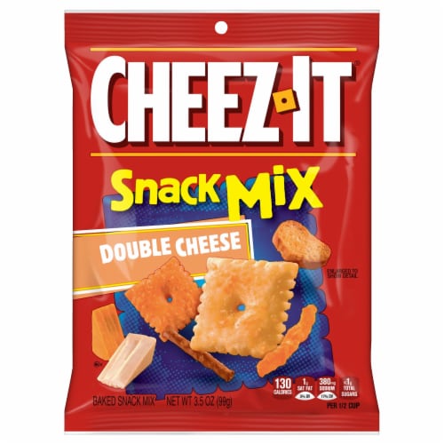 Cheez-It Baked Double Cheese Snack Mix Perspective: front
