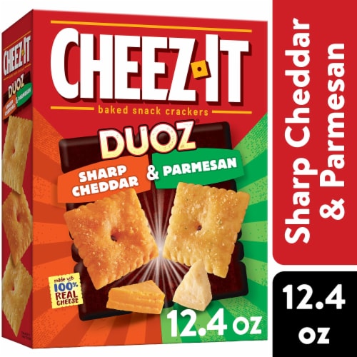 Cheez-It DUOZ Cheddar and Parmesan Cheese Crackers Perspective: front