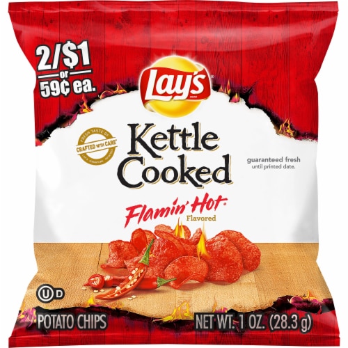 Lay's® Kettle Cooked Flamin' Hot Potato Chips Perspective: front
