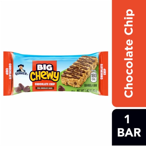 Quaker Chewy® Big Chocolate Chip Granola Bar Perspective: front