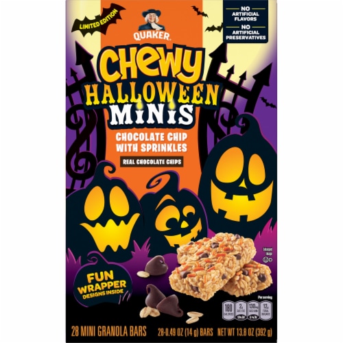 Quaker® Chewy Minis Halloween Chocolate Chip Granola Bars Perspective: front