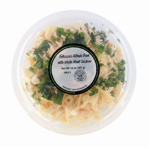 Fettuccini Alfredo Bowl with White Chicken Meat Perspective: front