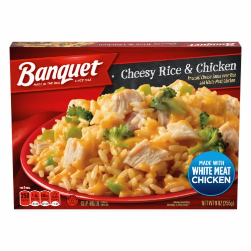 Banquet Cheesy Rice And Chicken Frozen Meal Perspective: front