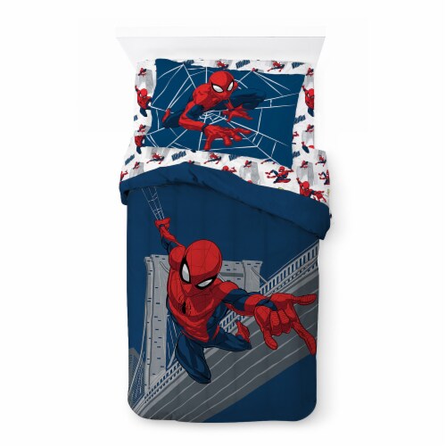 Jay Franco Spiderman Comforter Perspective: front