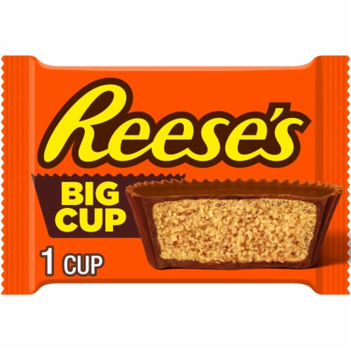 REESE'S Big Cup Milk Chocolate Peanut Butter Cups Candy Pack Perspective: front