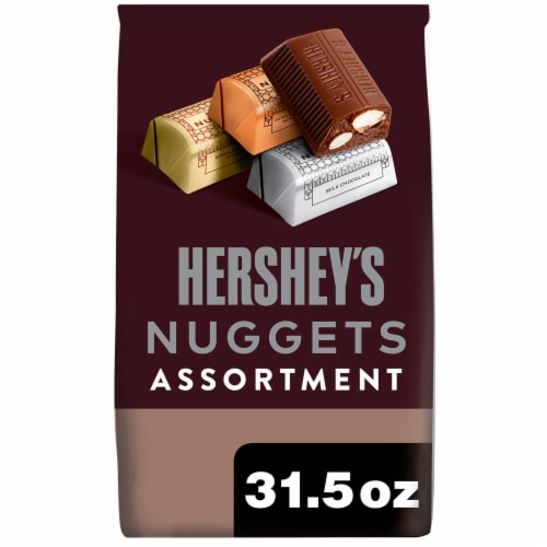 HERSHEY'S NUGGETS Assorted Chocolate Halloween Candy Party Pack Perspective: front