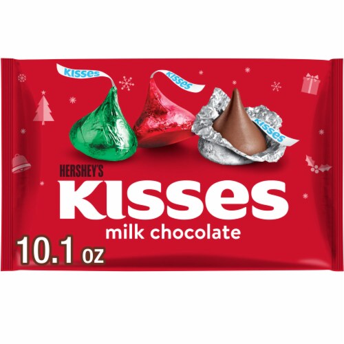 HERSHEY'S KISSES Milk Chocolate Christmas Candy Bag Perspective: front