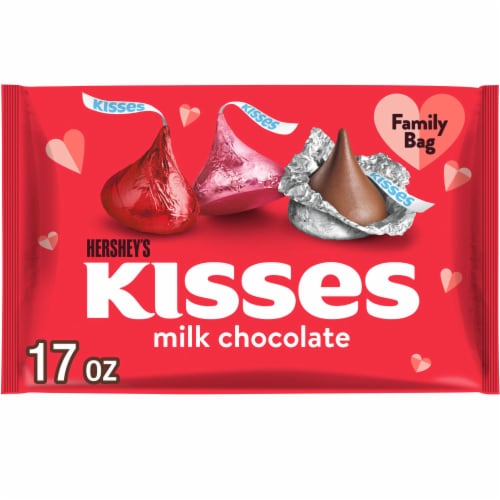 HERSHEY'S KISSES Milk Chocolate Candy Valentine's Day Family Bag Perspective: front