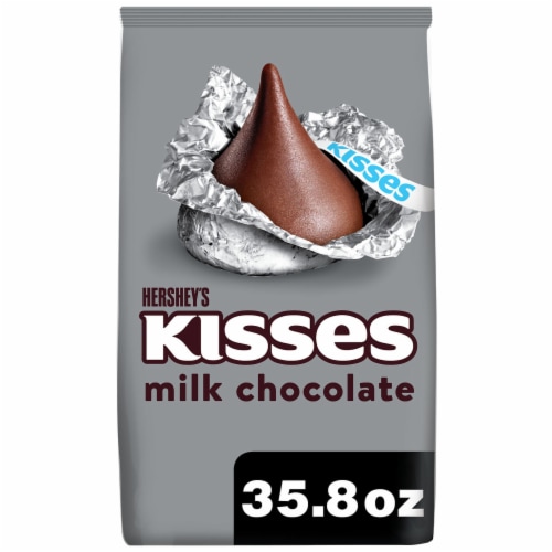 HERSHEY'S KISSES Milk Chocolate Candy Party Pack Perspective: front