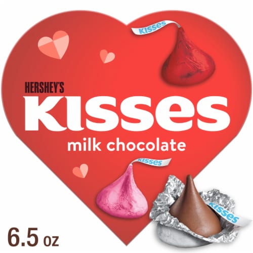 HERSHEY'S KISSES Milk Chocolate Valentine Candy Gift Box Perspective: front