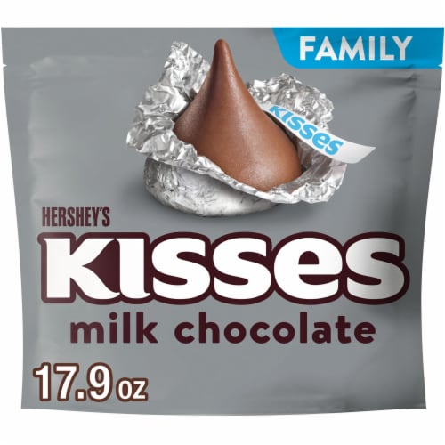 HERSHEY'S KISSES Milk Chocolate Candy Family Pack Perspective: front
