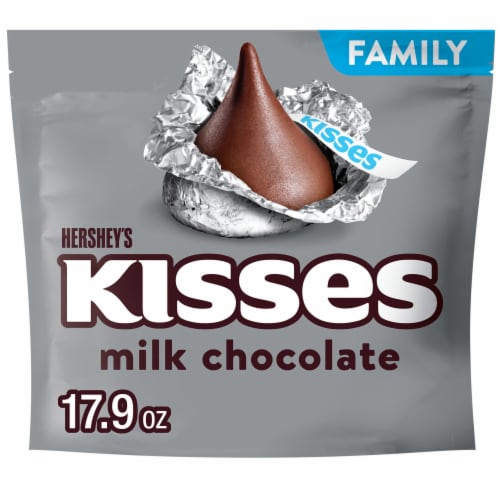 HERSHEY'S KISSES Milk Chocolate Candy Family Pack Perspective: front
