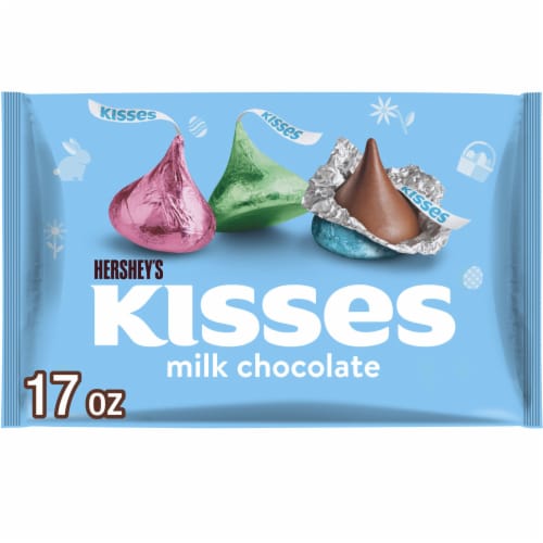 HERSHEY'S KISSES Milk Chocolate Treats Easter Candy Bag Perspective: front