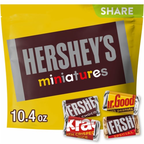 HERSHEY'S Miniatures Assorted Chocolate Christmas Candy Share Pack Perspective: front
