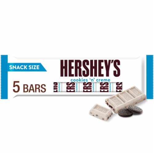 HERSHEY'S Cookies 'n' Creme Snack Size Candy Bars Perspective: front