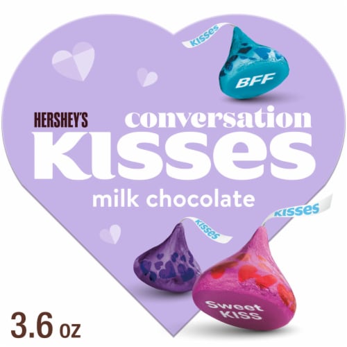HERSHEY'S KISSES Milk Chocolate Valentine Candy Gift Box Perspective: front