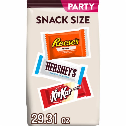 HERSHEY'S KIT KAT® and REESE'S Assorted Flavored Snack Size Candy Party Pack Perspective: front