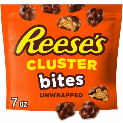 REESE'S CLUSTER BITES Peanut Butter Caramel and Peanuts Candy Bag Perspective: front