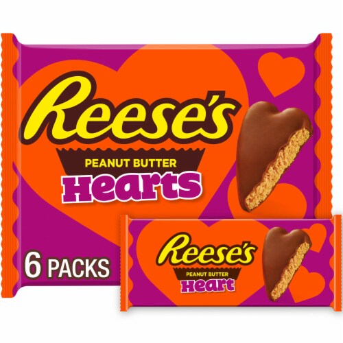 REESE'S Milk Chocolate Peanut Butter Valentine Candy Packs Perspective: front
