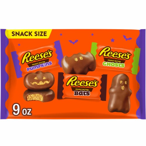REESE'S Assorted Milk Chocolate Snack Size Peanut Butter Shapes Halloween Candy Bag Perspective: front