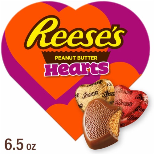 REESE'S Milk Chocolate Peanut Butter Creme Hearts Valentine Candy Heart Shaped Gift Box Perspective: front