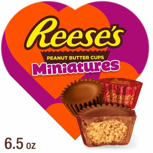 REESE'S Miniatures Milk Chocolate Peanut Butter Valentine Candy Gift Box Perspective: front