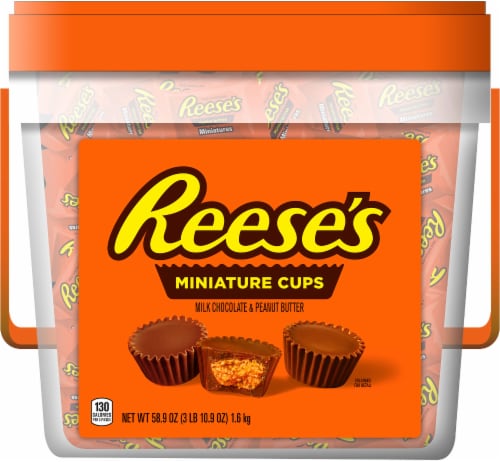 Reese's Puffs Miniature Cups in Bucket Perspective: front