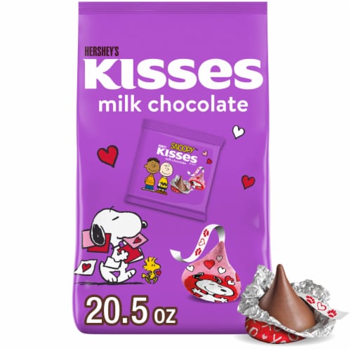 HERSHEY'S KISSES Milk Chocolate Snoopy™ and Friends Valentine Candy Friend Exchange Bag Perspective: front