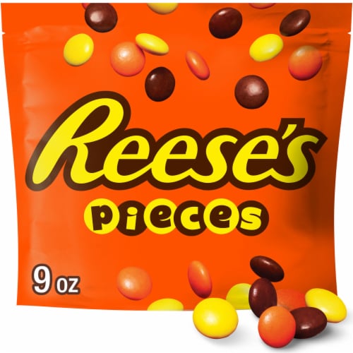 REESE'S PIECES Peanut Butter in a Crunchy Shell Candy Bag Perspective: front