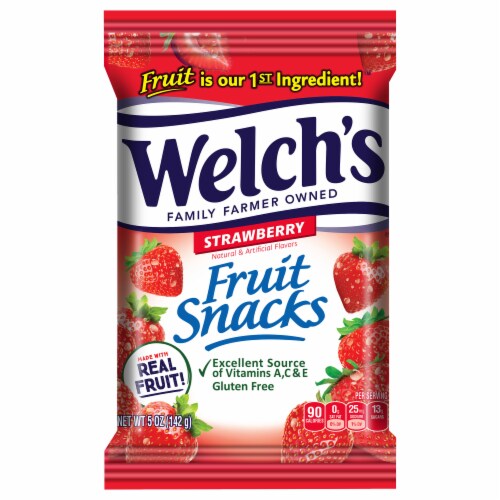 Welch's Strawberry Fruit Snacks Perspective: front