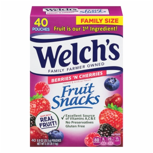 Welch's Berries 'N Cherries Fruit Snacks Perspective: front