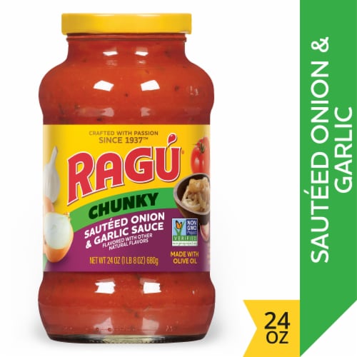 Ragu Chunky Sauteed Onion & Garlic Pasta Sauce Perspective: front