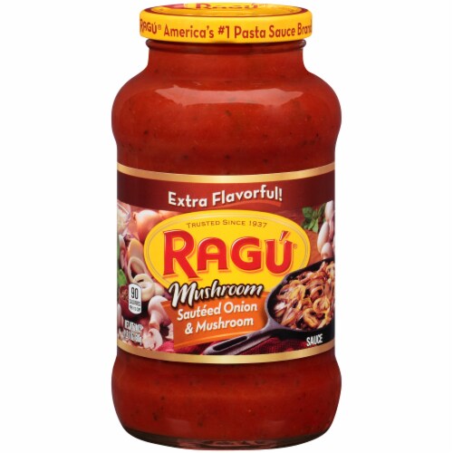 Ragu Robusto! Sauteed Onion & Mushroom Pasta Sauce Perspective: front