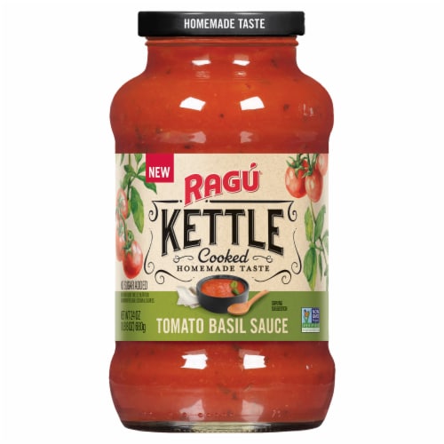 Ragu Kettle Cooked Tomato Basil Pasta Sauce Perspective: front