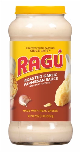 Ragu Roasted Garlic Parmesan Sauce Perspective: front
