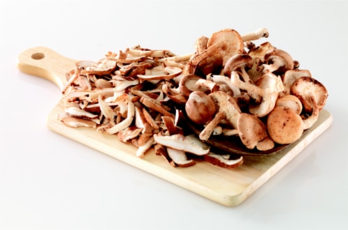 Organic Miataki Mushrooms Perspective: front