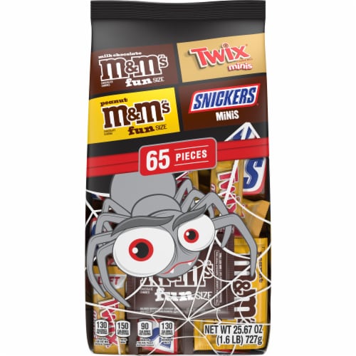 M&M'S Milk Chocolate M&M'S Peanut Snickers & Twix Halloween Candy Variety Pack Bulk Bag Perspective: front