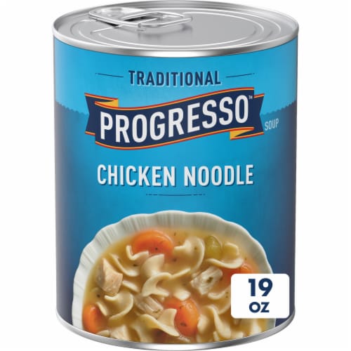 Progresso Traditional Chicken Noodle Soup Perspective: front