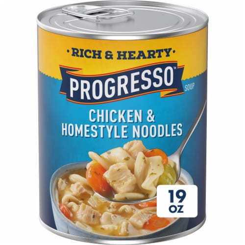 Progresso Rich & Hearty Chicken & Homestyle Noodle Soup Perspective: front