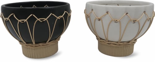 HD Designs Outdoors Ceramic Planter Perspective: front