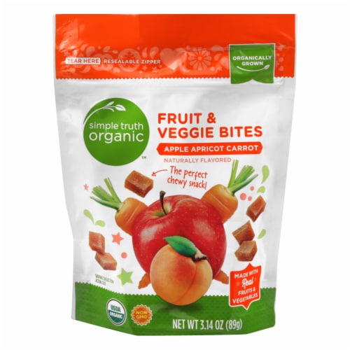 Simple Truth Organic™ Apple Apricot Carrot Fruit & Veggie Bites Snack Perspective: front