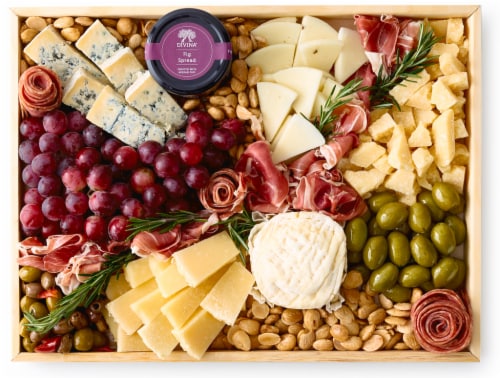 Murray's Italian Picnic Cheese Tray Perspective: front