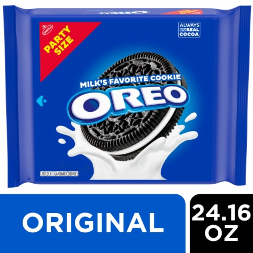 Oreo Chocolate Sandwich Cookies Party Size Perspective: front