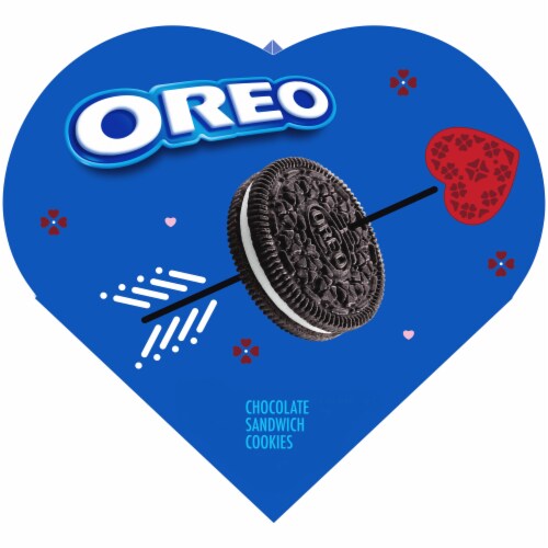 Oreo Chocolate Sandwich Cookies Valentine's Heart Box Perspective: front