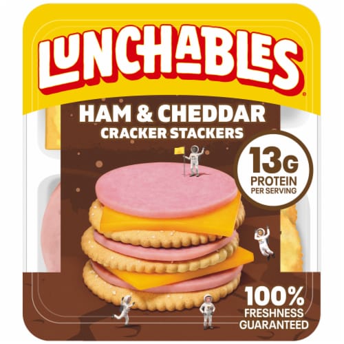 Lunchables Ham & Cheddar Cheese with Crackers Snack Kit Perspective: front